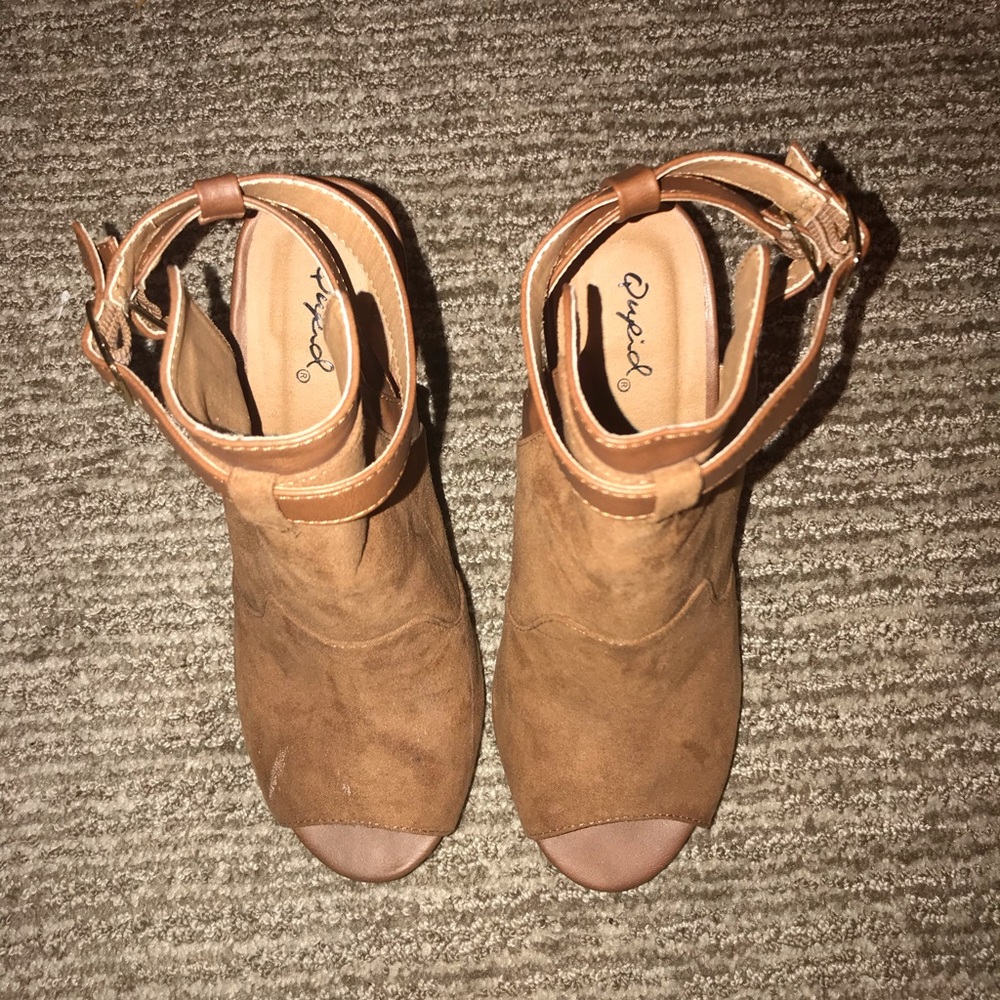 Barely Worn Qupid Heeled Peeptoe Mules Size 7